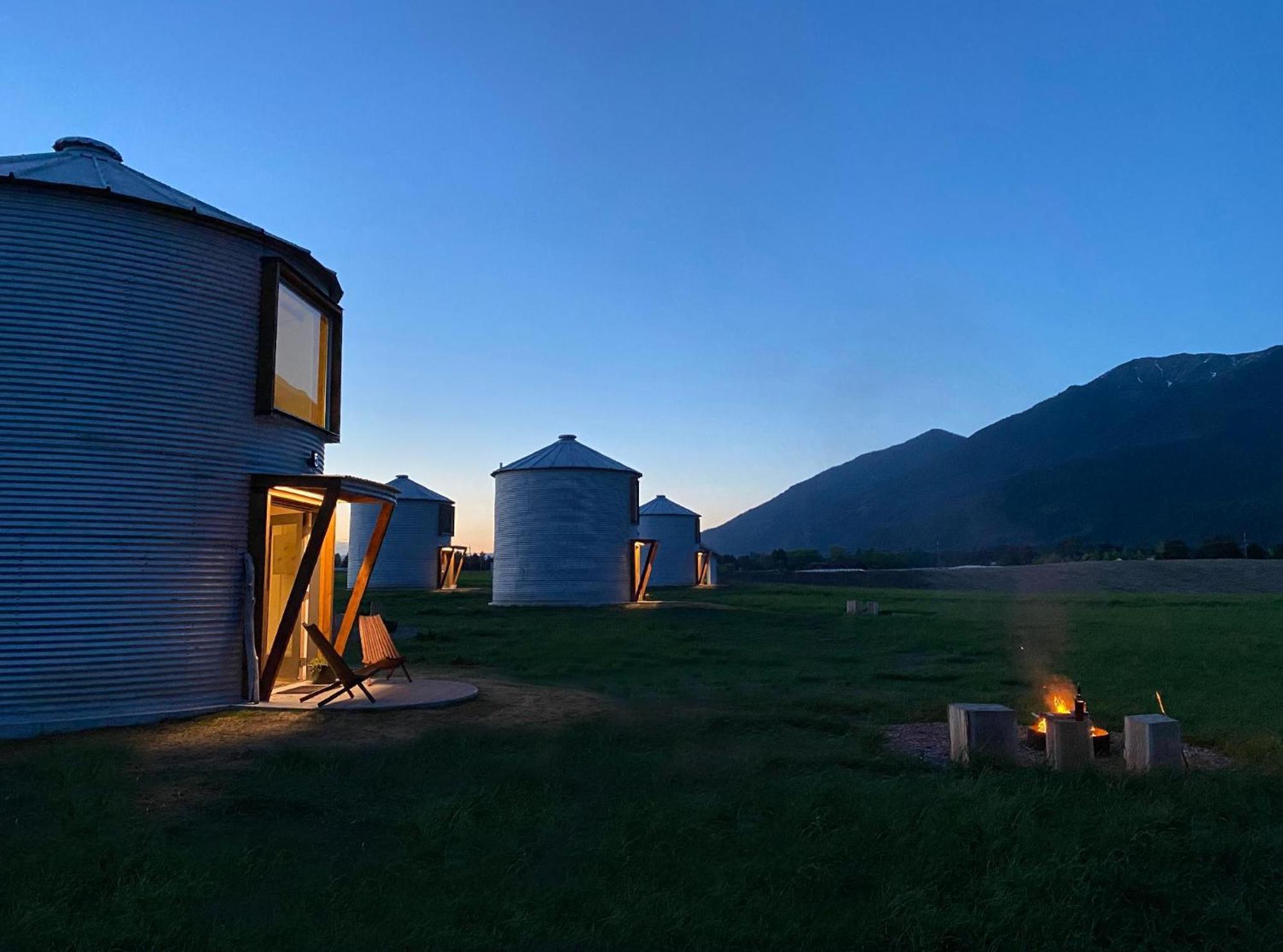 Clark Farm Silos - 5 Silo Mountain View Retreat 卡利斯佩尔 外观 照片